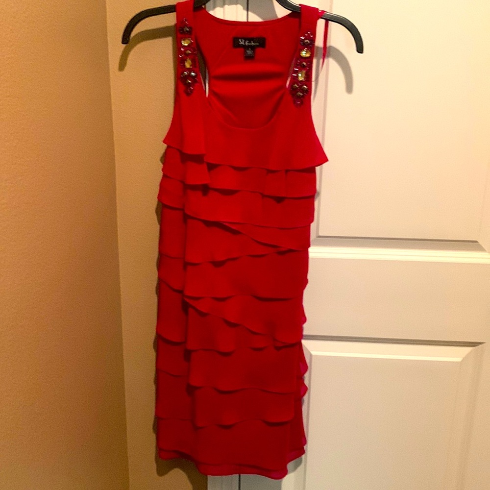 NWT size 4 side zipped tiered after 5 cranberry red dress
